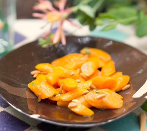 пошаговый рецепт салата со свежей морковью, маринованной в специях